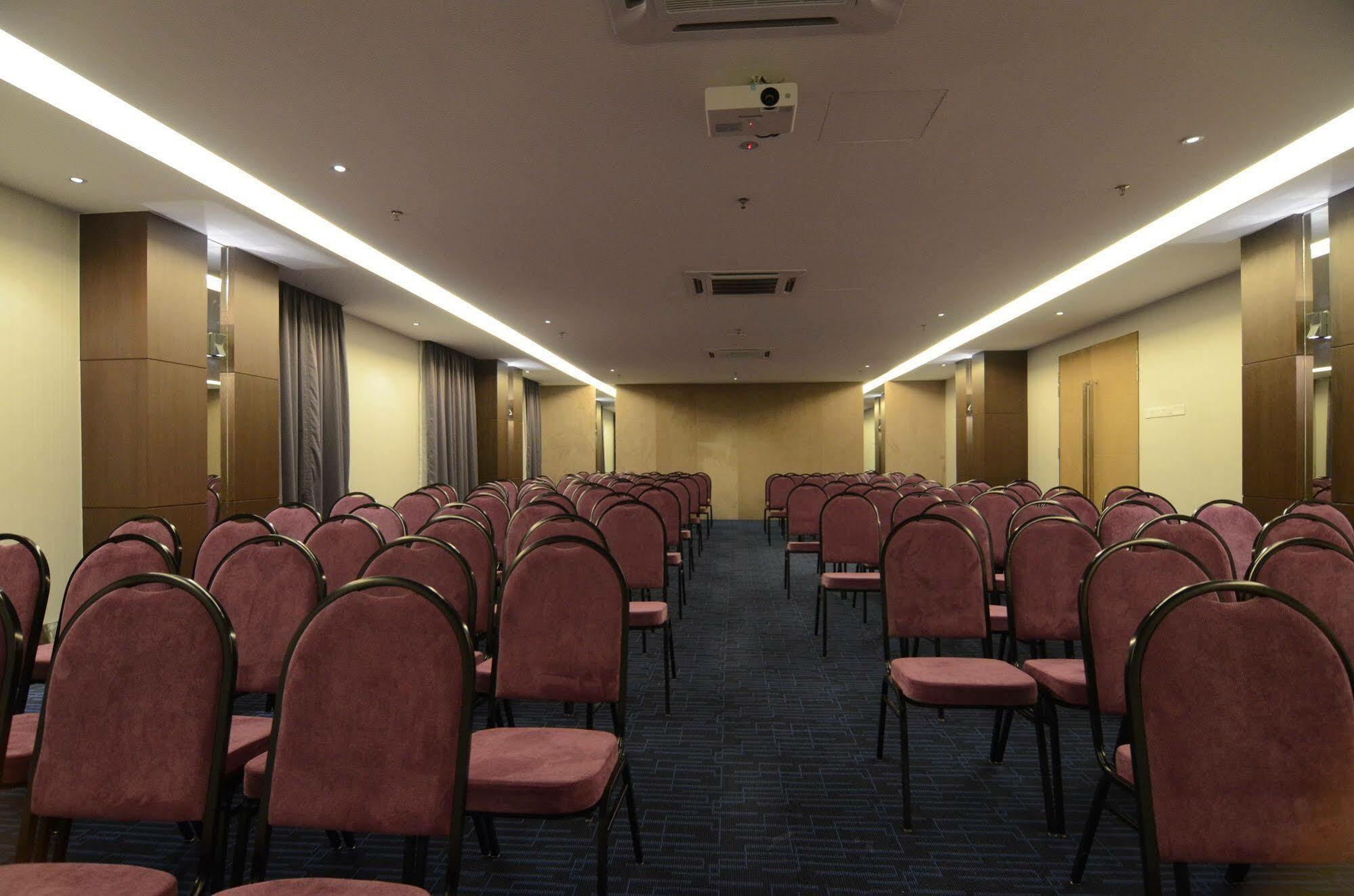 The Leverage Business Hotel Johor Bahru Exterior photo